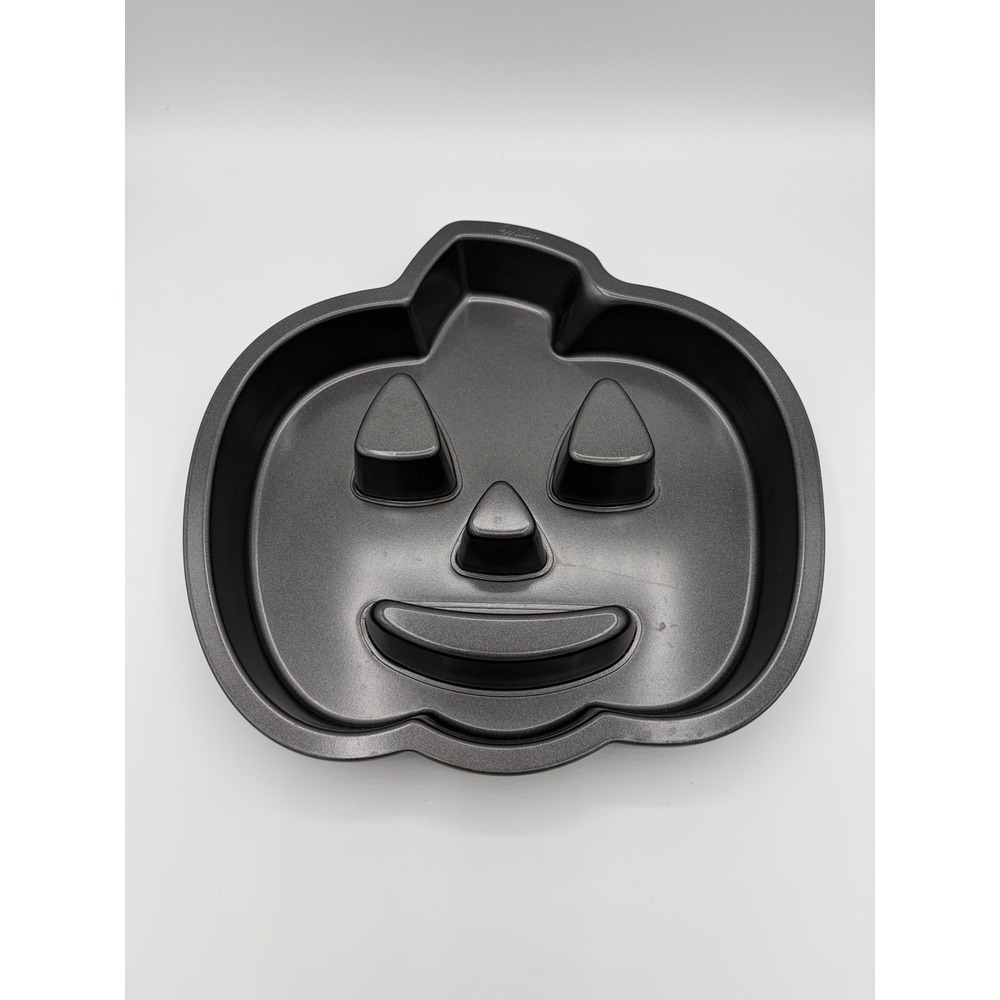 Wilton Jack-O-Lantern Pumpkin Cake Pan Halloween Non-Stick Gray 2105-0665